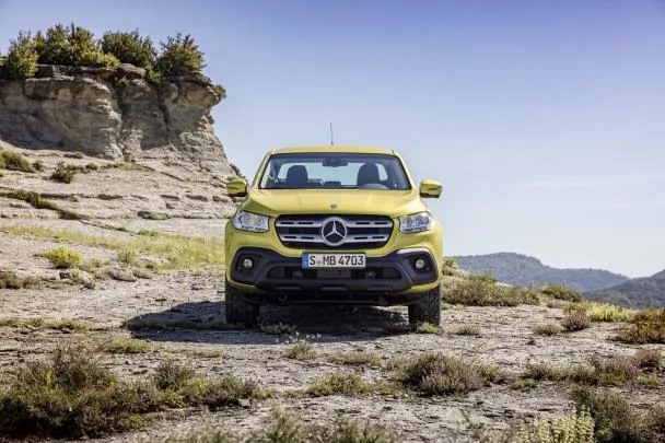 front view of the Mercedes-Benz X-Class
