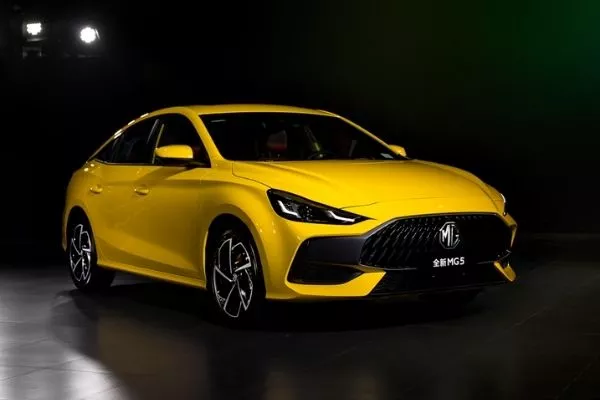 2021 MG 5 exterior view