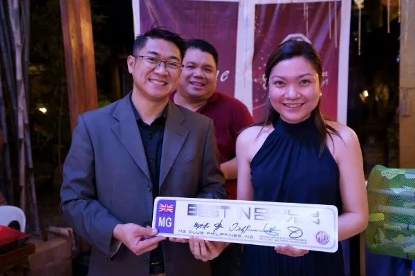 MG Car Club President handing over an award