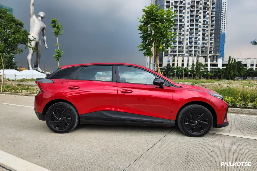 MG 4 from the side MG 4 from the side