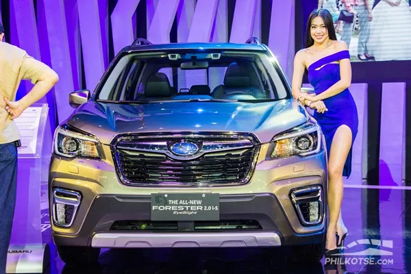 Car show girl for Subaru brand