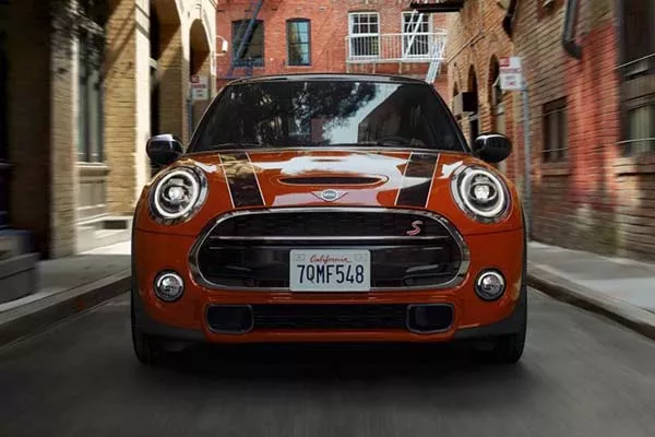 A picture of the front of a MINI Cooper