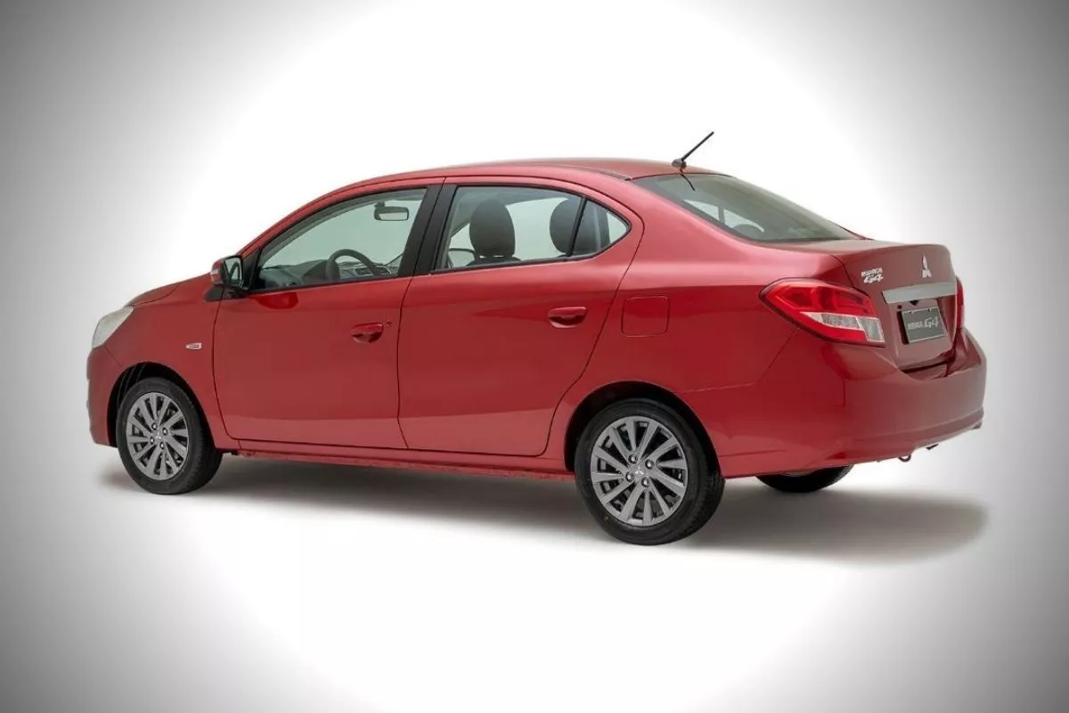 A picture of the side/rear of the Mitsubishi Mirage G4