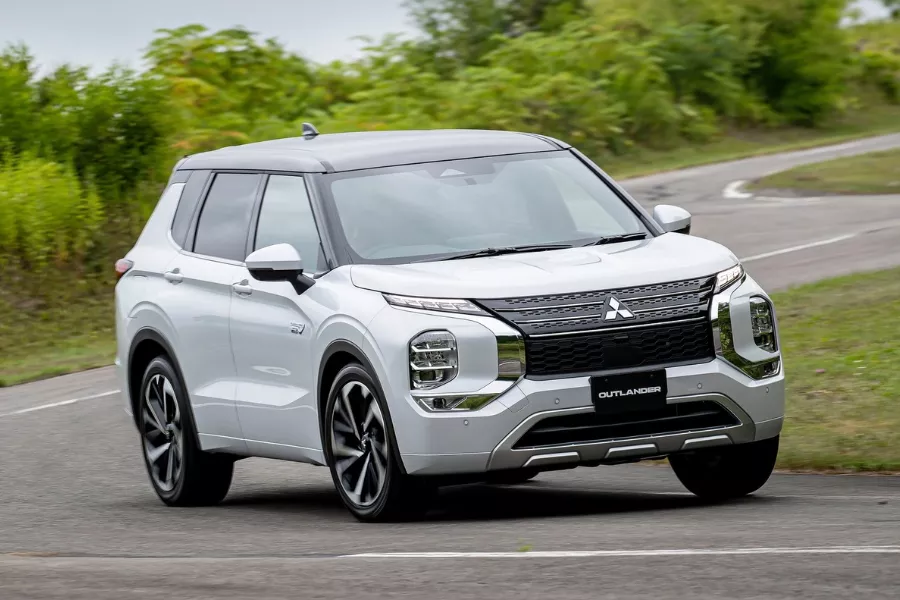 A picture of the US-Spec Mitsubishi Outlander PHEV