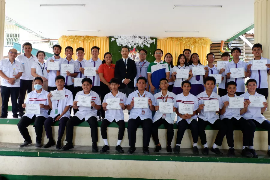 The automaker supports the youth Mitsubishi Motors Philippines Corporation scholarship program