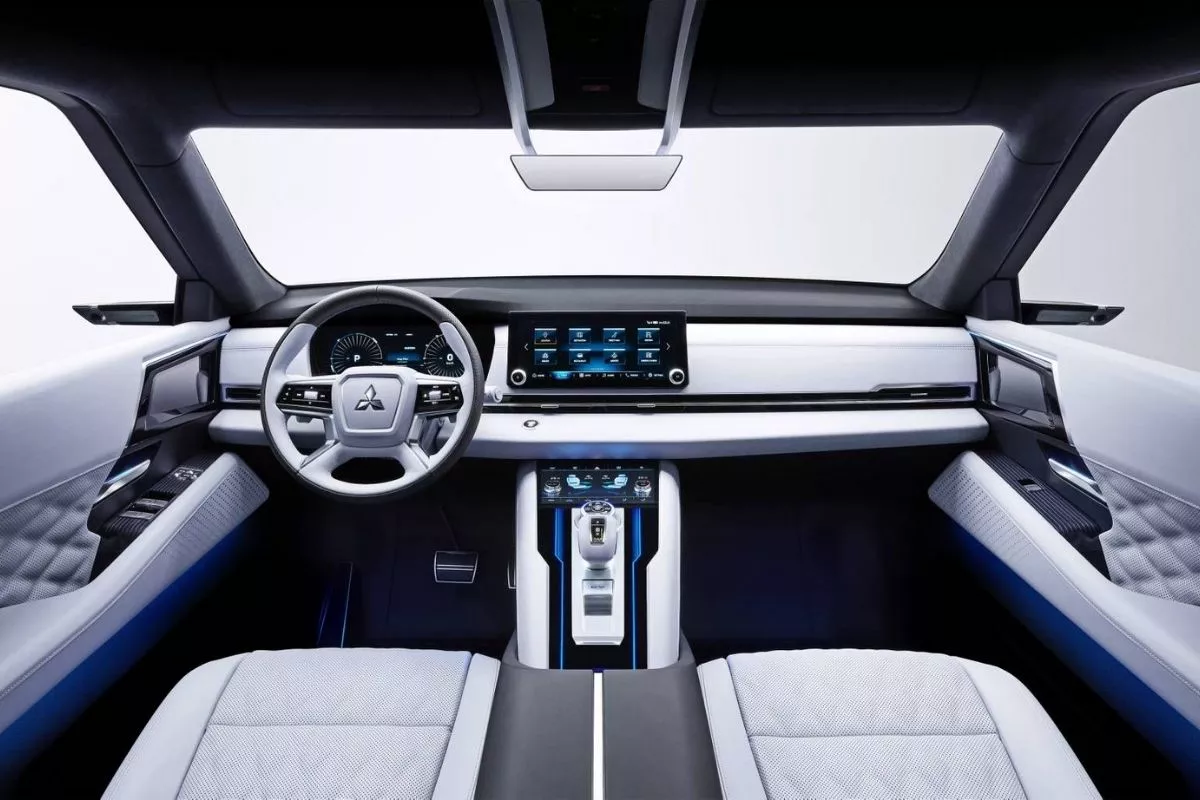 Mitsubishi Engelberg interior view