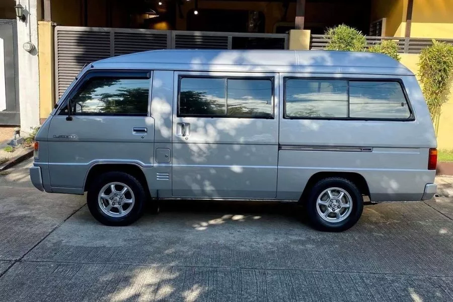 1997 Mitsubishi L300 Versa Van side view