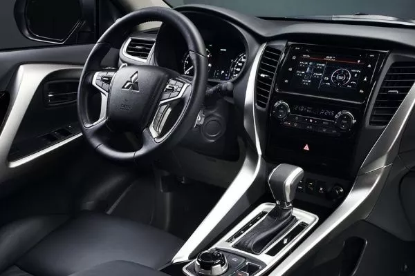 Mitsubishi Montero Sport interior