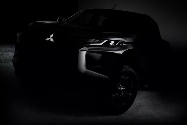 Teased Mitsubishi Strada 2019 angular front