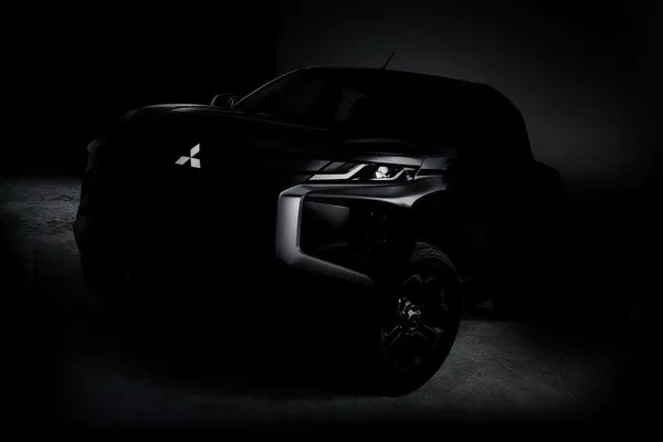 Teased Mitsubishi Strada 2019 angular front