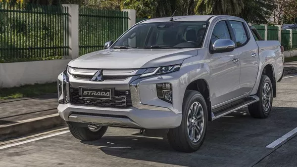 Mitsubishi Strada 2019 angular front