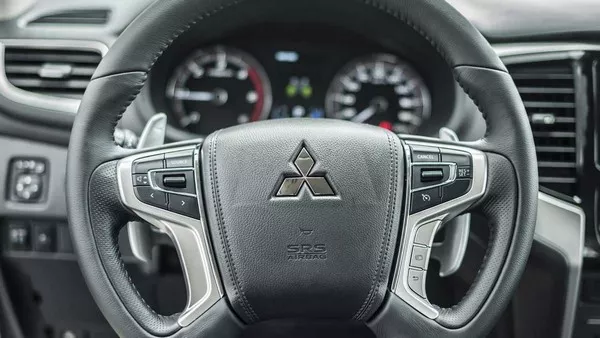 Mitsubishi Strada 2019 steering wheel