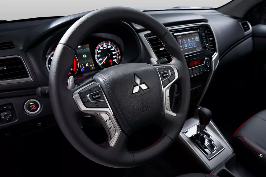Mitsubishi Strada interior view