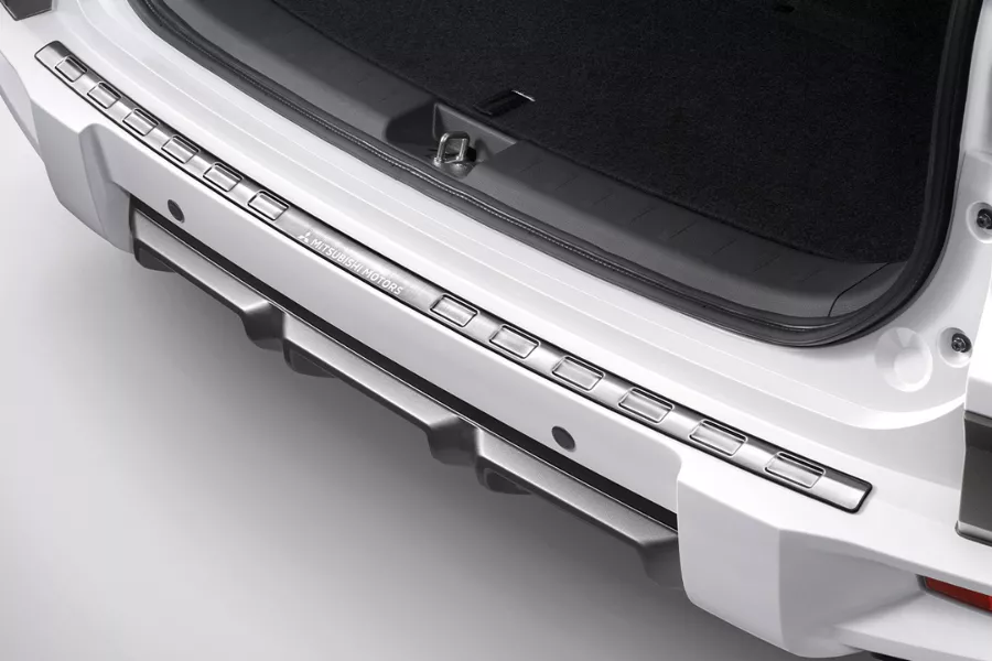 Mitsubishi Xpander Cross rear bumper protector