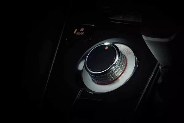 Mitsubishi Delica D:5 2019 locking system