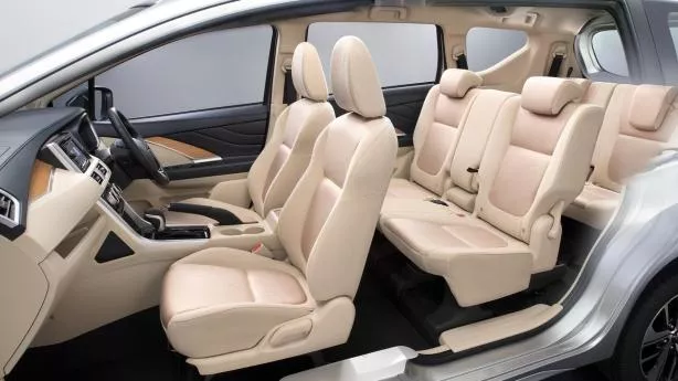 folding passenger seats of the Mitsubishi Expander 2018