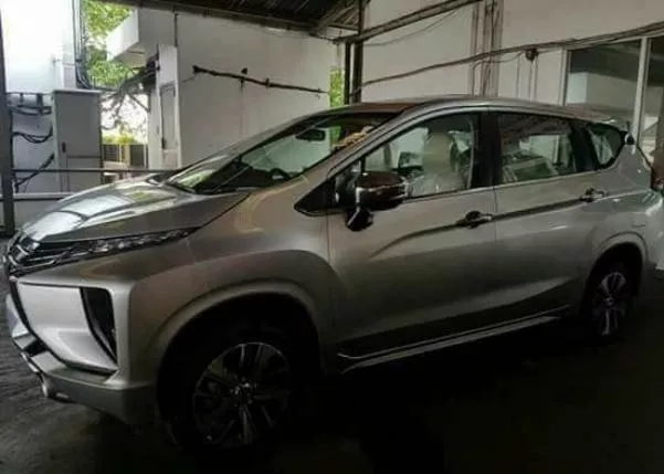 side view of the Mitsubishi XM Concept 