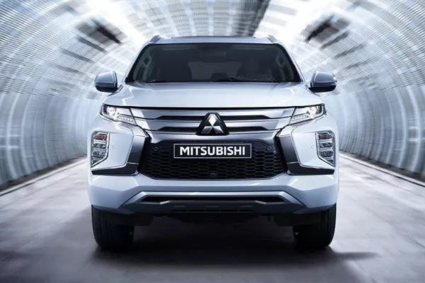 A picture of the front of the Mitsubishi Montero Sport