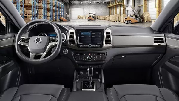 SsangYong Musso 2018 dashboard area
