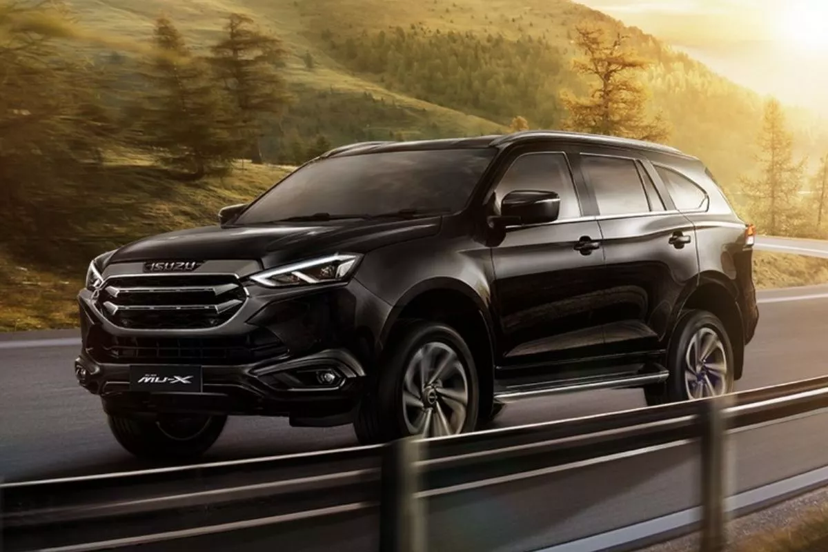 A picture of the 2021 Isuzu mu-X on the road