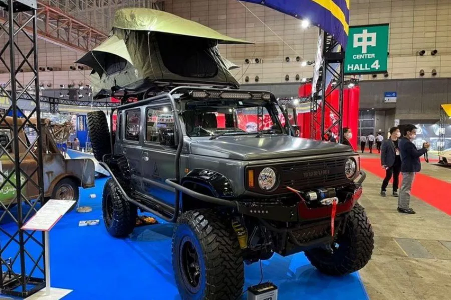 A picture of the Jimny Mountain God with its tent deployed.