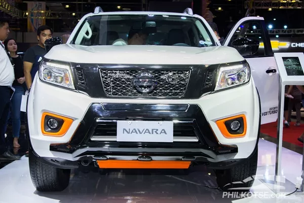 A view of the Nissan Navarra N-Warrior's front highlighting the grille