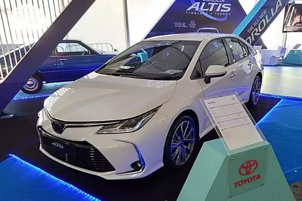 Corolla Altis display