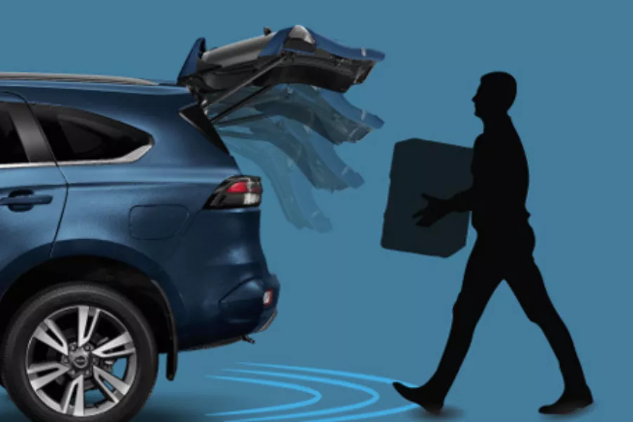 A picture of the mu-X's smart power tailgate in action