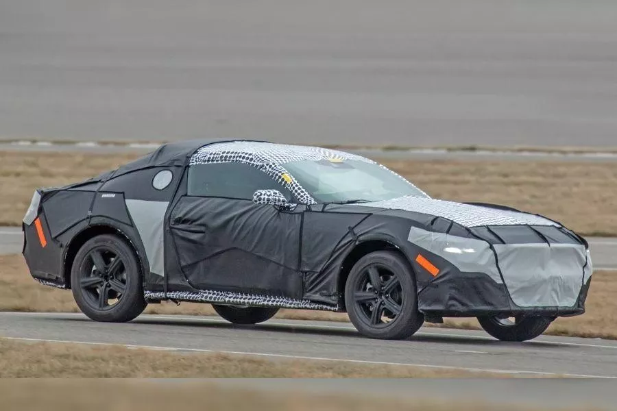 A spy pic of the camouflaged seventh-generation Ford Mustang test mule.