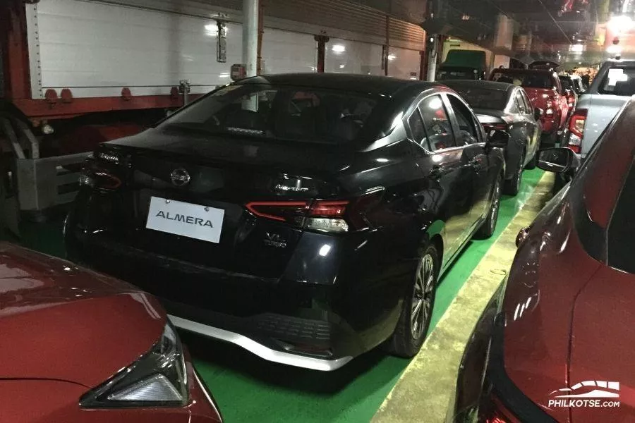 Nissan Almera rear view