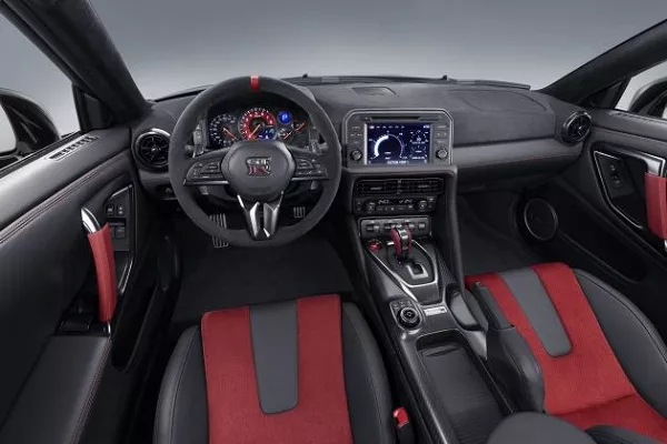 Nissan GT-R Nismo 2020 interior 