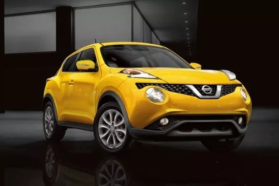 First-gen Nissan Juke front view