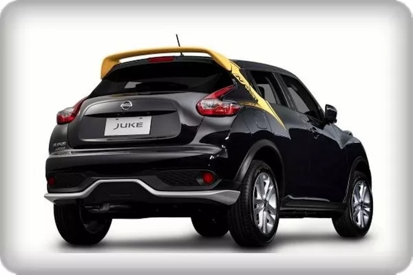 The rear wing is redesigned to “merge” with the rear fender, plus a stylized decal with “N-Sport.” Nissan Juke N-Sport 2019 angular rear