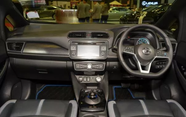 Nissan Leaf 2018 interior