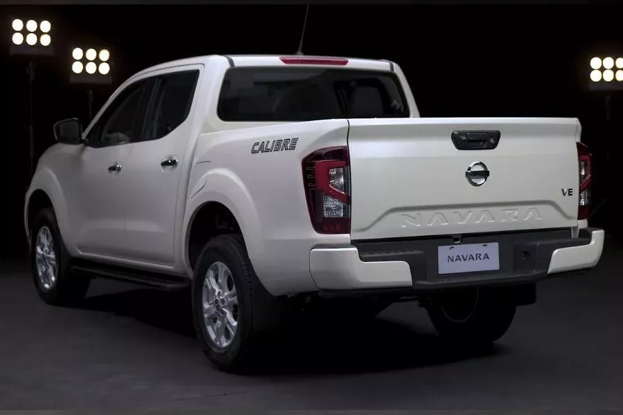 Nissan Navara rear view