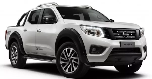 Nissan Navara Black Series 2018 angular front