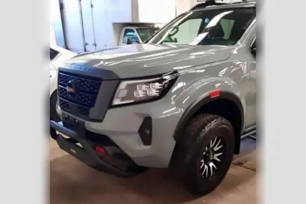 Front view of the new Nissan Navara