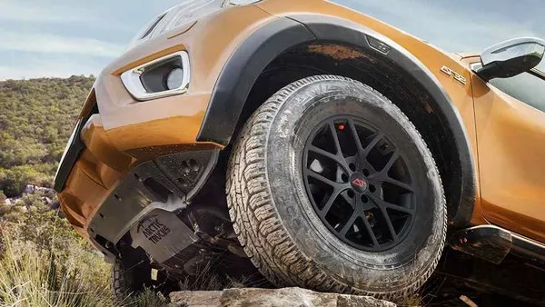 Nissan Navara AT32 2018 tire