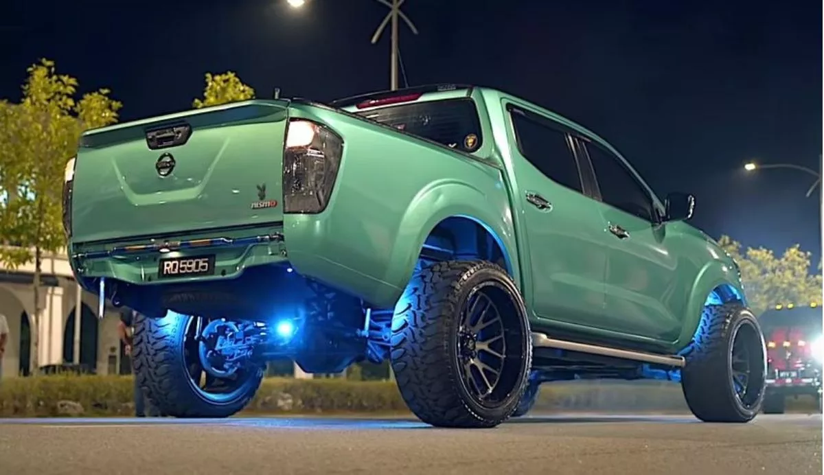 A picture of the modified Navara from Malaysia, from the rear.