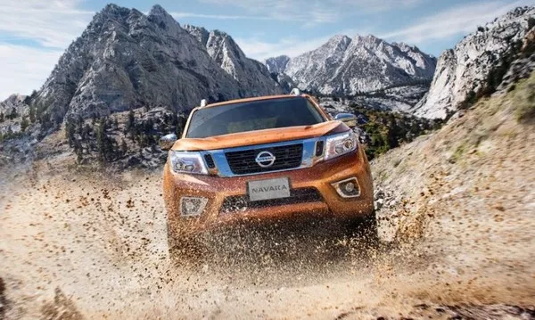 Nissan Navara VL Plus 2018 on the road