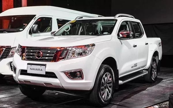 Nissan Navara 2018 angular front