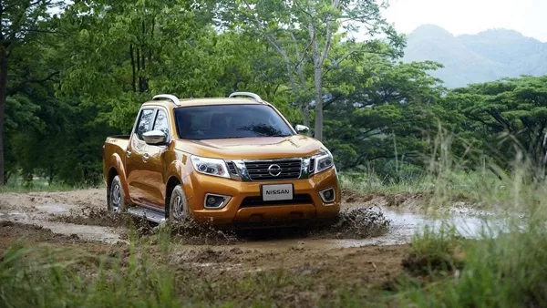 Nissan Navara going off-road