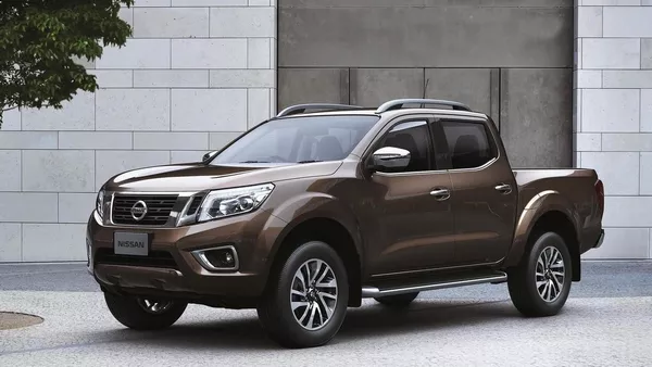 Nissan Navara angular front