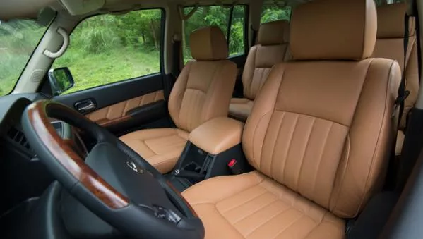 Nissan Patrol Super Safari Legend Edition interior