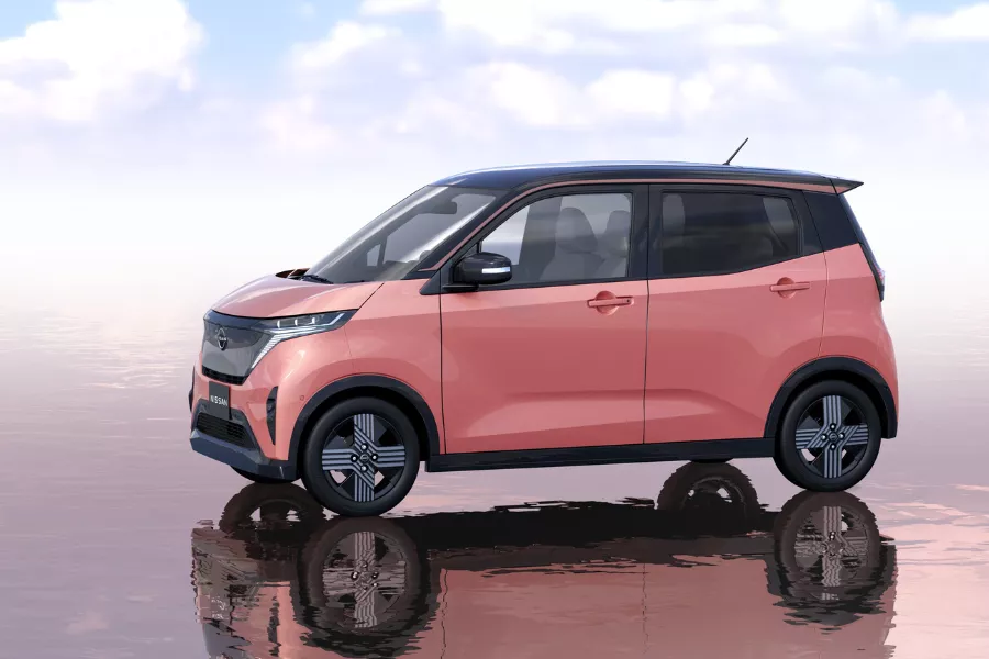 Nissan Sakura side view