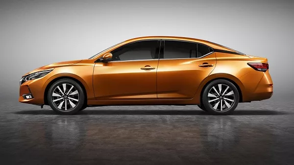 A side profile shot of the Nissan Sylphy 2020 highlighting its sleeker profile