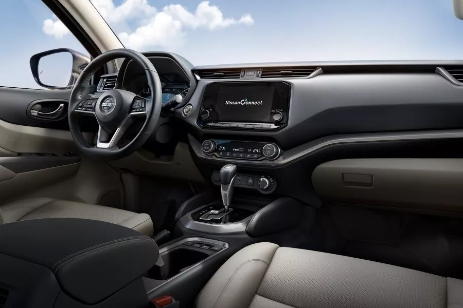 Nissan Terra interior view