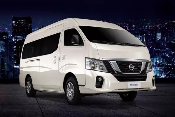 Nissan Urvan Premium S 2018 angular front