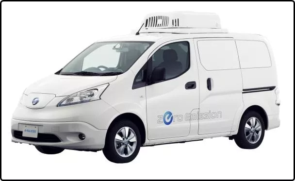 Angular front of the Nissan e-NV200 Fridge 2018