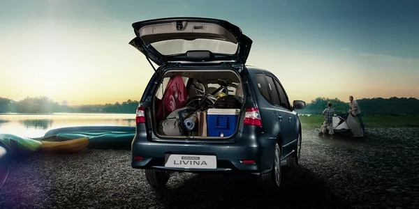 Nissan Grand Livina 2019 angular rear